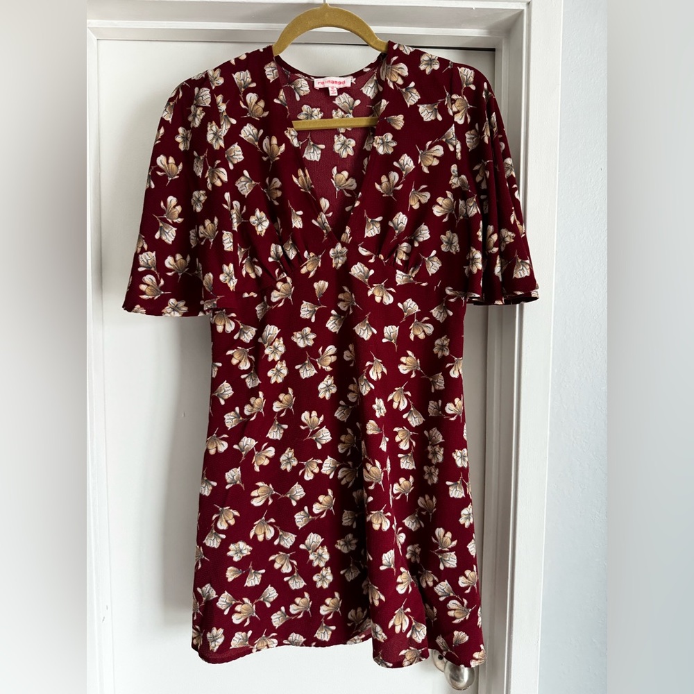 Burgundy floral flowy minidress